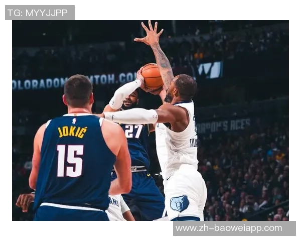 克拉克斯顿再创佳绩29分钟砍下三双14分11板10助助球队赢得胜利